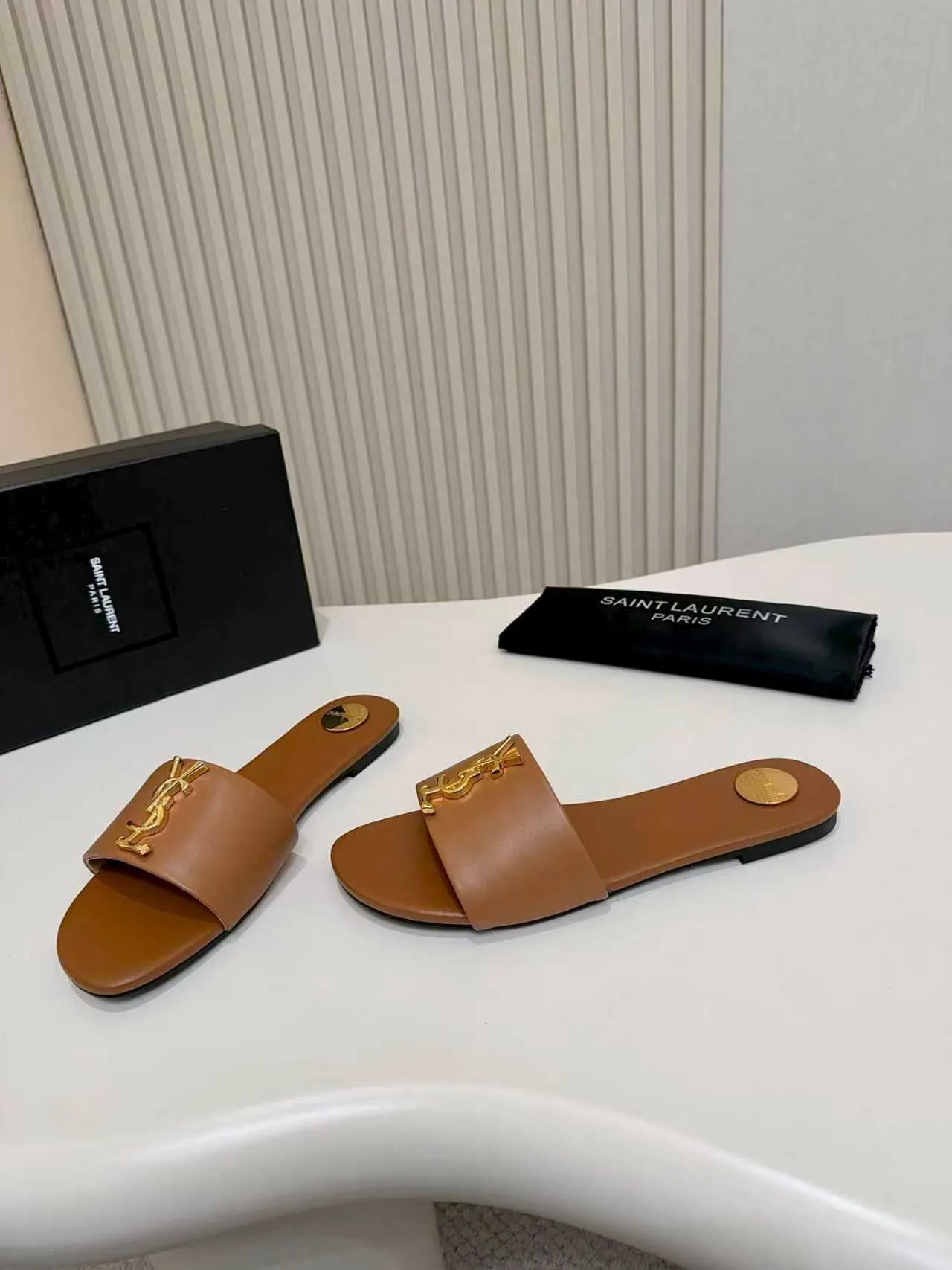 👟👟Ex-factory price 340👟👟 Genuine leather sole +40 YSL new model, upper cowhide leather lining sheepskin, size 35-44, rubber sole, genuine leather sole +40